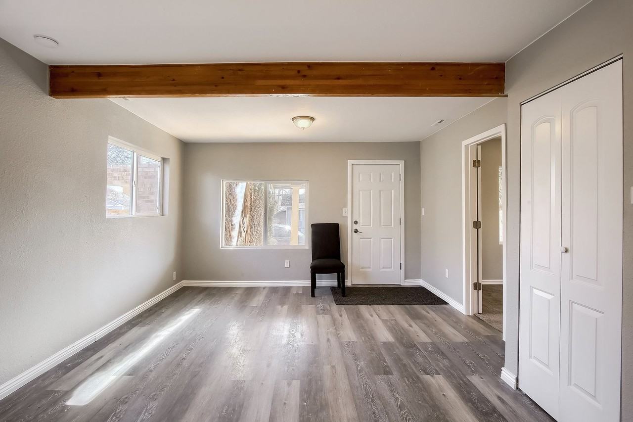 3467 W Dakota Ave - Photo 6 of 21
