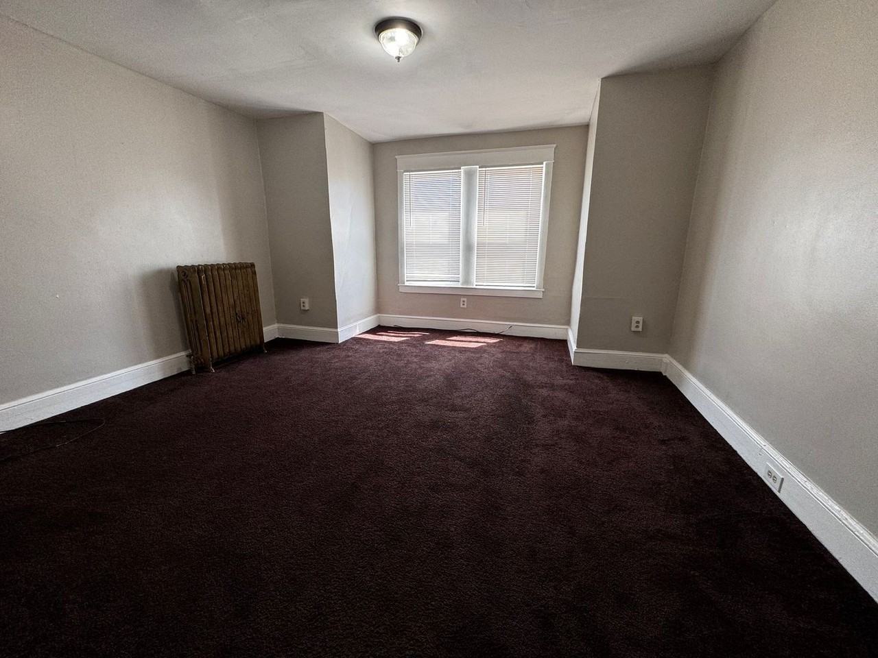 140 E 21st St - Photo 4 of 7