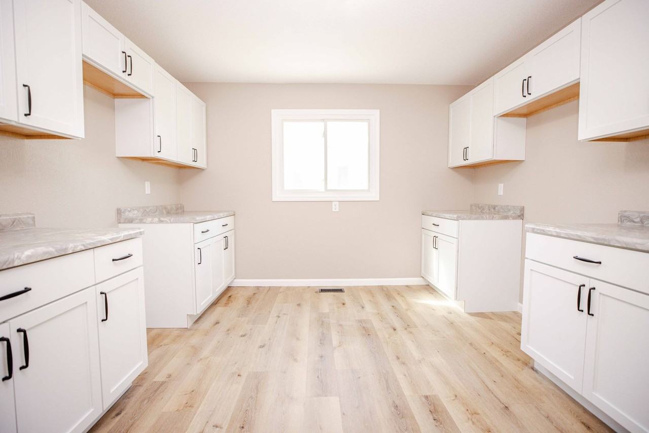 421 Clifton Rd - Photo 3 of 16