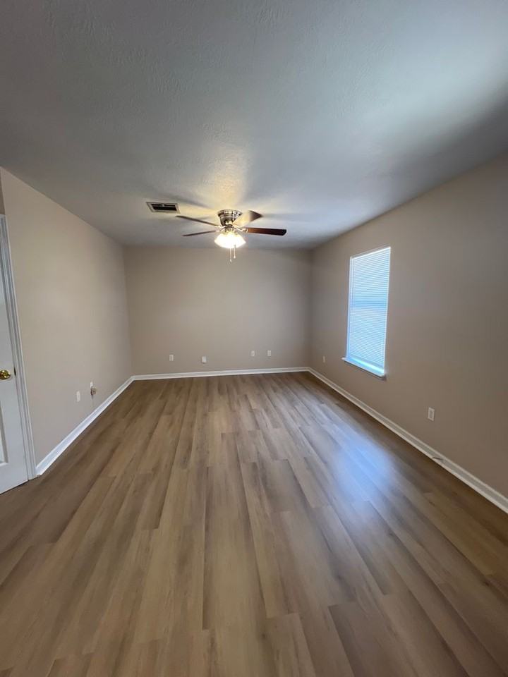 3803 Common St - Photo 2 of 11