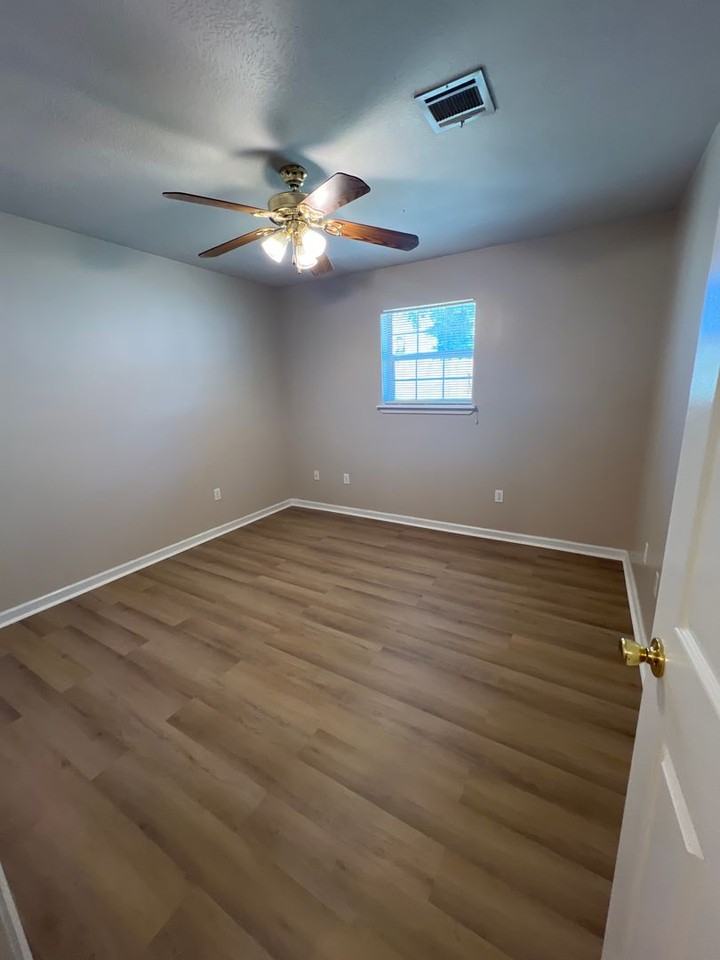 3803 Common St - Photo 6 of 11