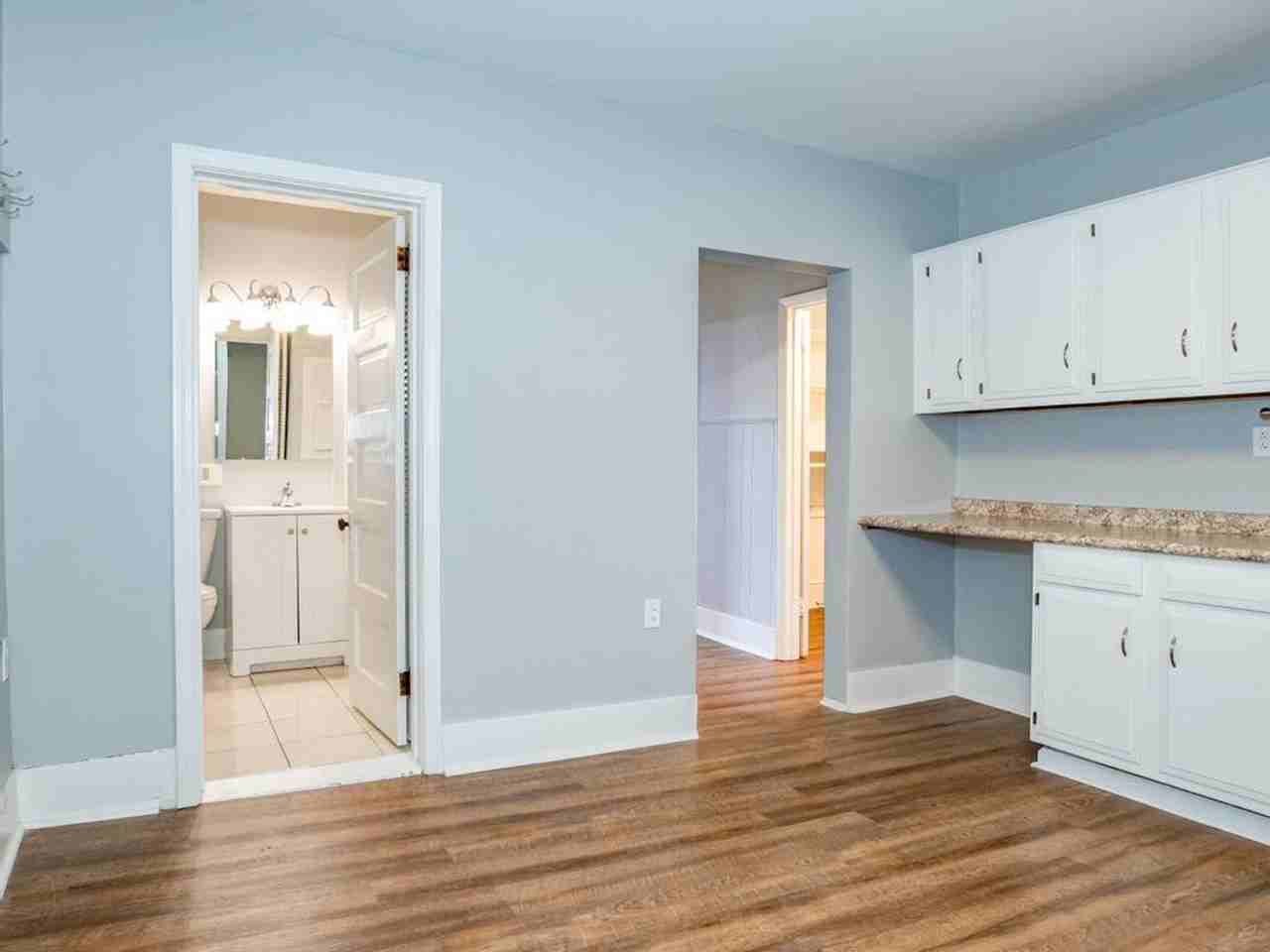 1507 Duss Ave - Photo 2 of 12