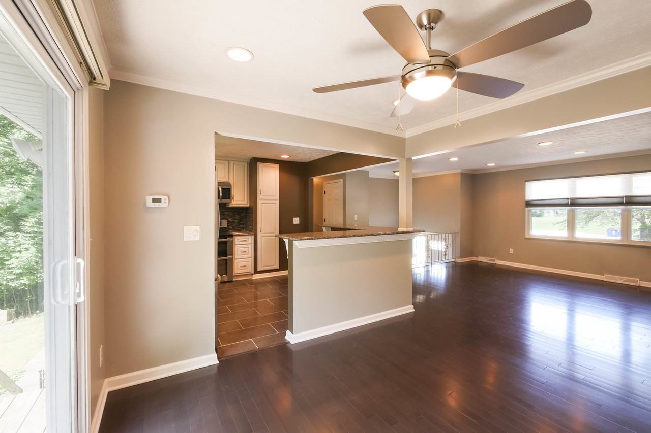 4762 Farnhurst Rd - Photo 3 of 33