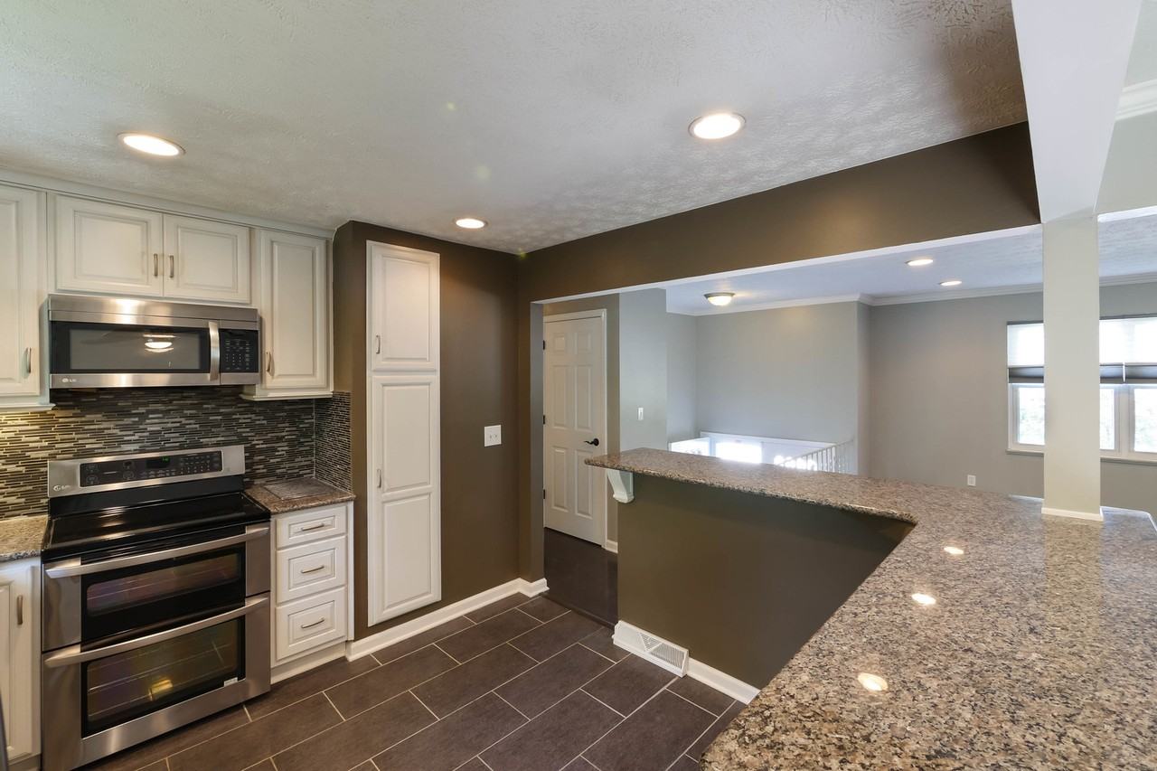 4762 Farnhurst Rd - Photo 6 of 33