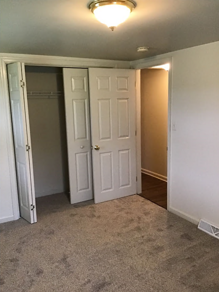 2486 Falling Spring Rd - Photo 5 of 11