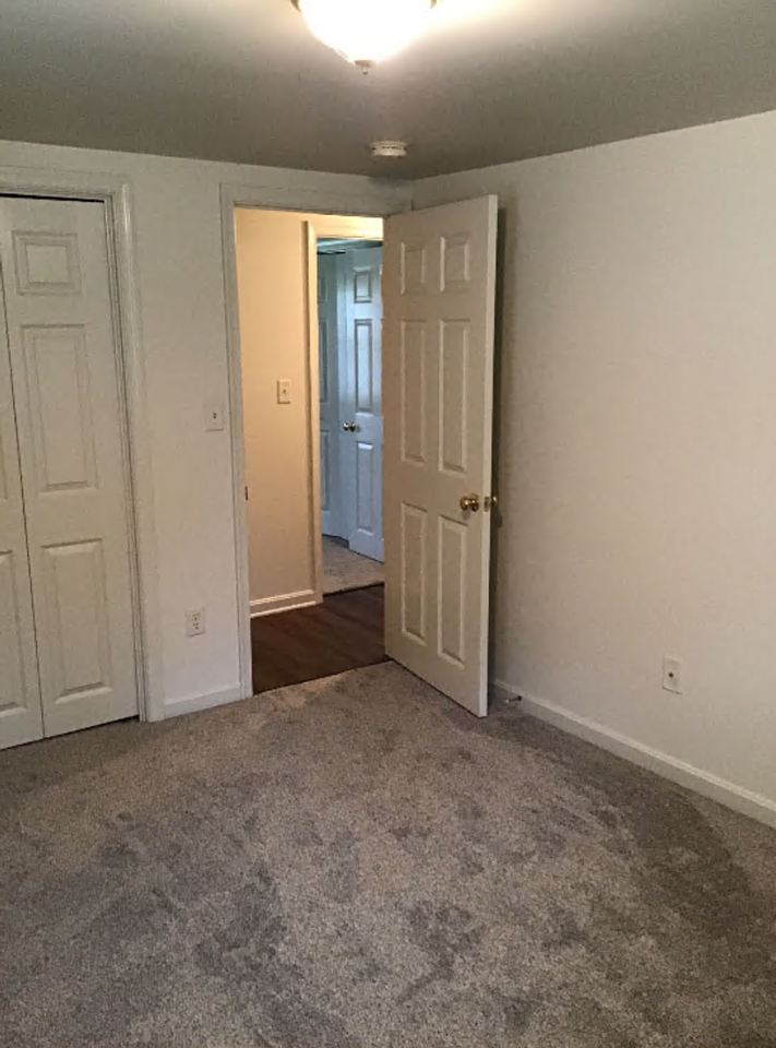 2486 Falling Spring Rd - Photo 6 of 11