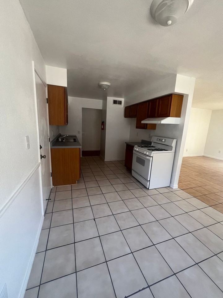 10825 Sunstone St - Photo 2 of 11