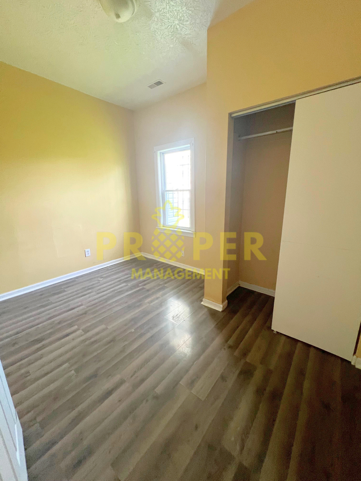 416 Lorenz Ave - Photo 5 of 8