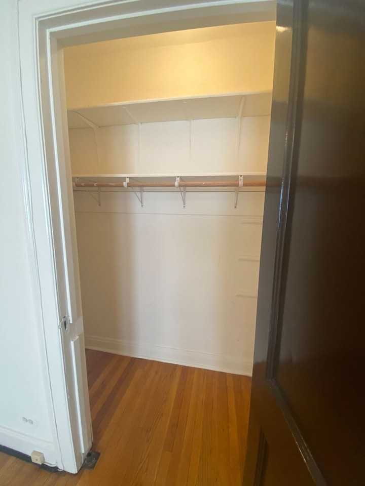 344 - *Argyle Manor* - Photo 3 of 7