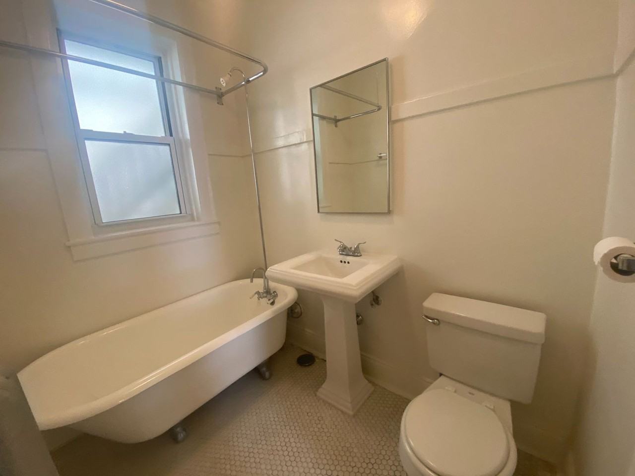 344 - *Argyle Manor* - Photo 7 of 7