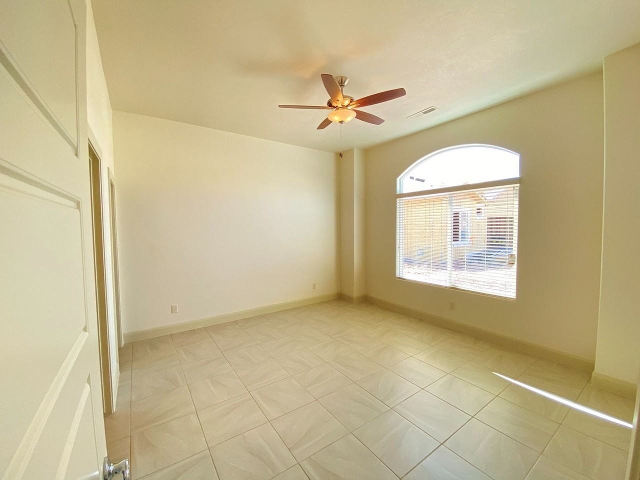 237 N 2530 W - Photo 3 of 26