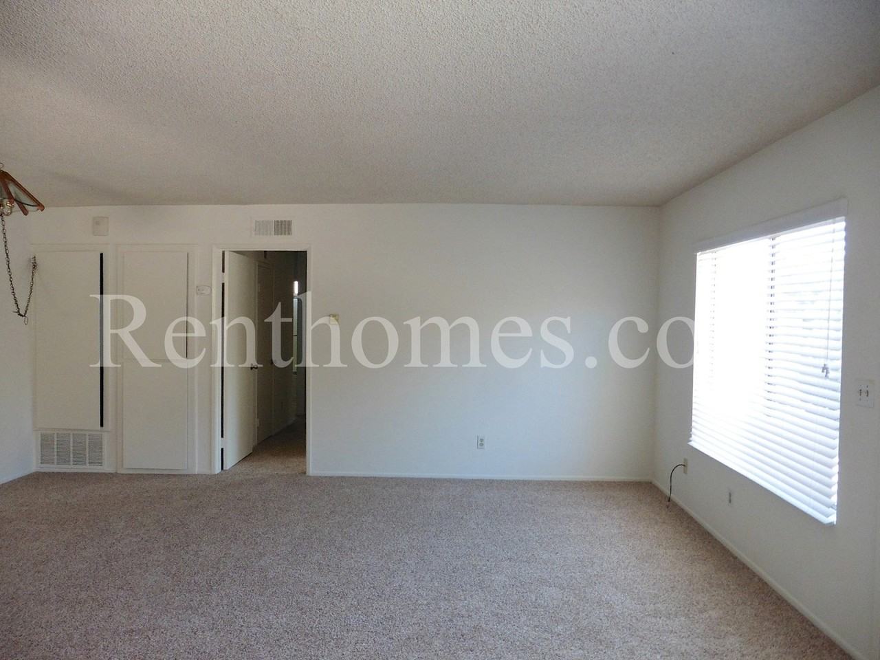 11021 Via Asti - Photo 4 of 13