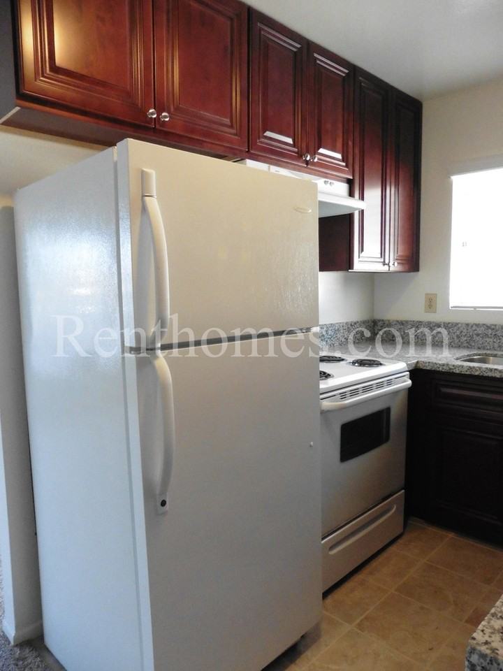 11021 Via Asti - Photo 7 of 13