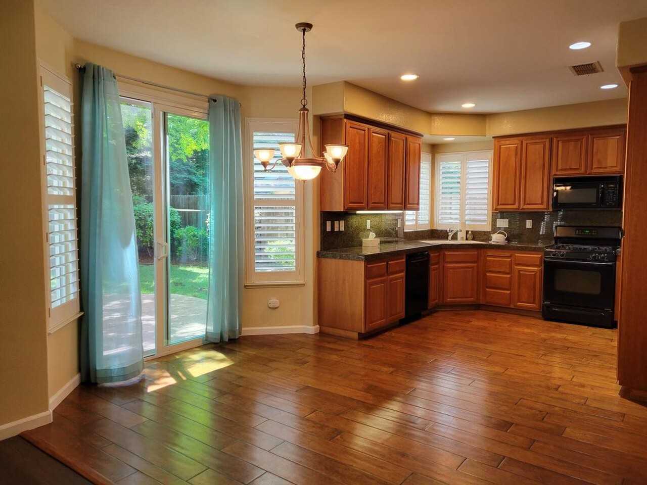 1940 Terracina Cir - Photo 6 of 29