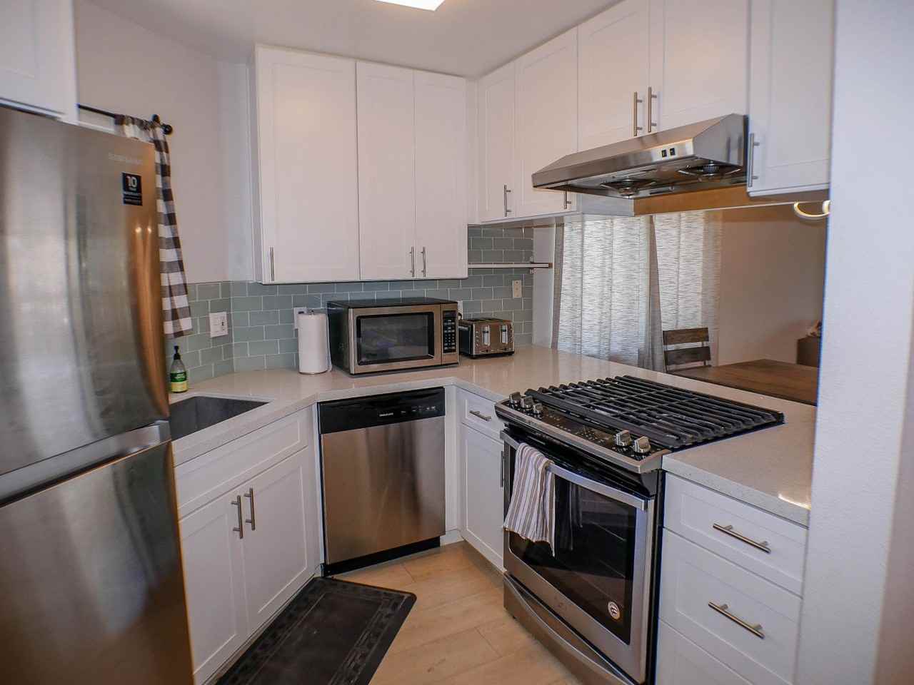 7509 Draper Ave #305 - Photo 2 of 32