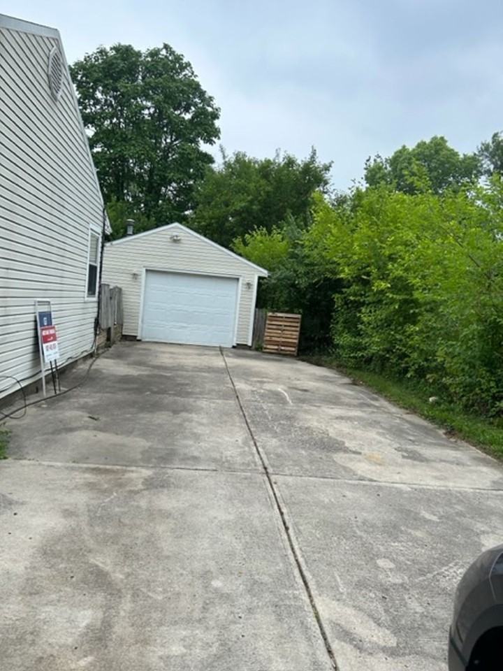 4027 Beatty Dr - Photo 3 of 25