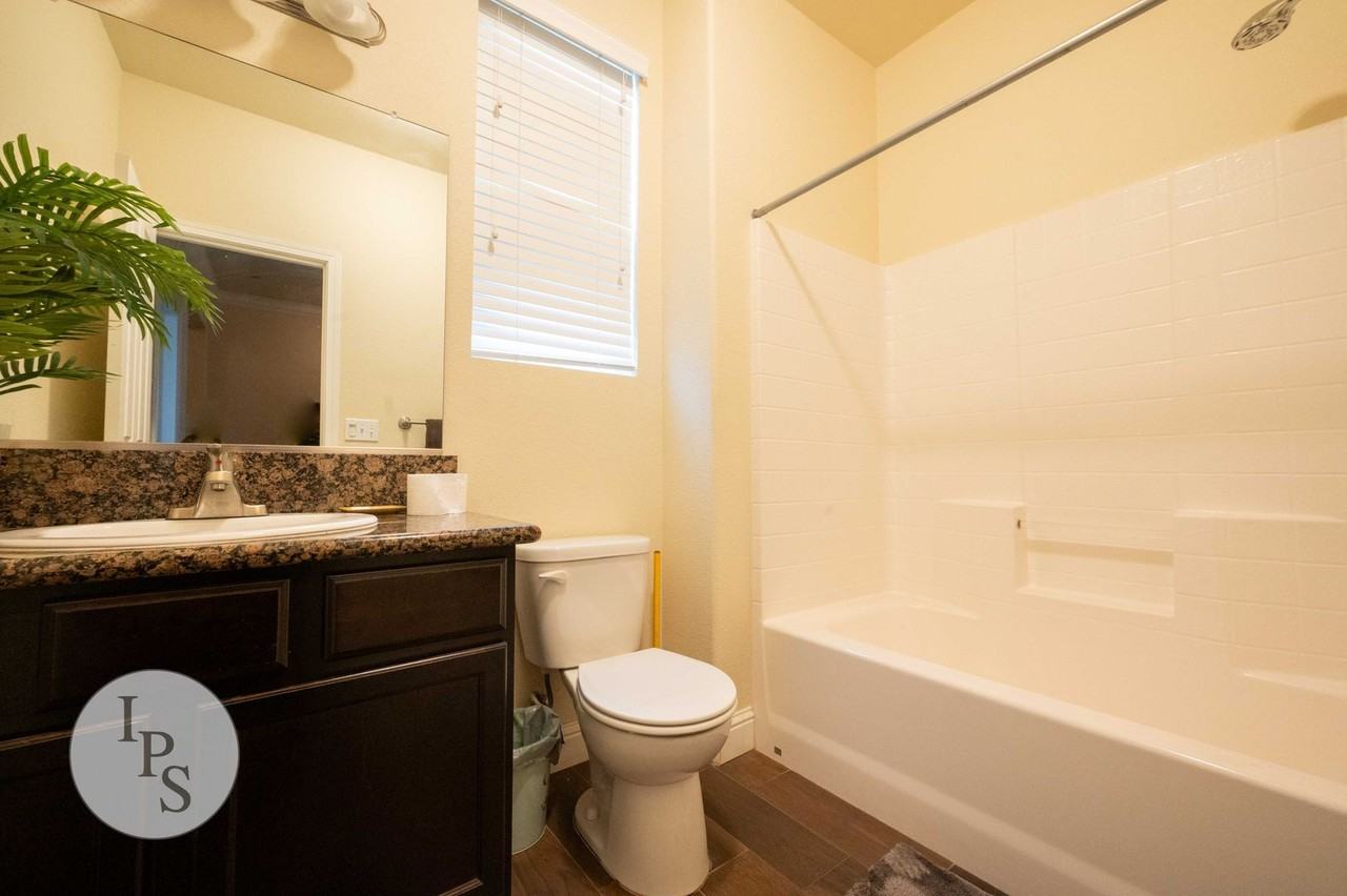 856 Reagan Ave - Photo 7 of 36