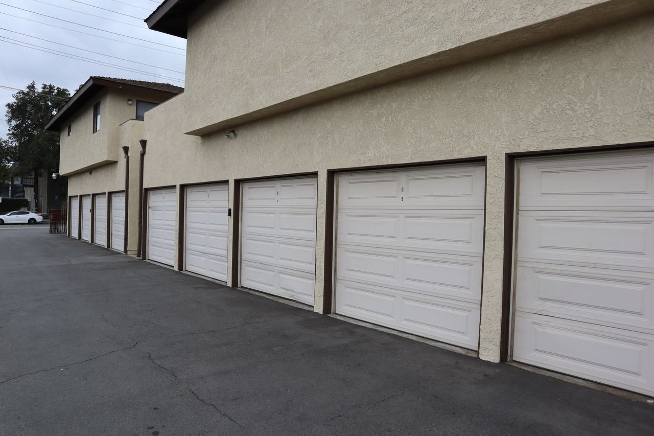 420 7th Street - Photo 6 of 8