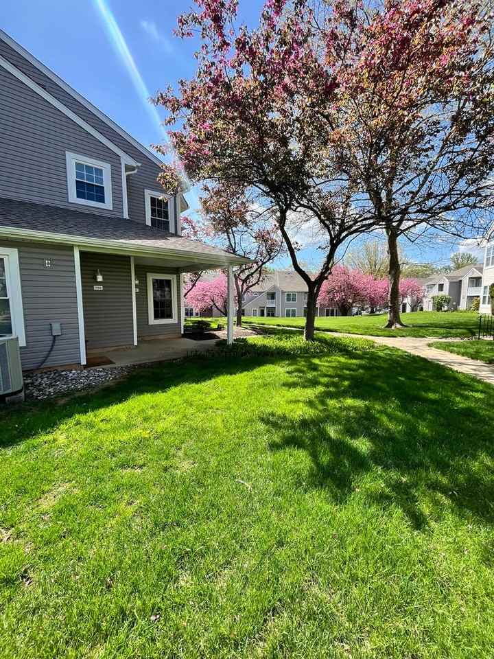 1101 Bennett Pl - Photo 2 of 23