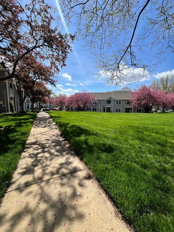 1101 Bennett Pl - Photo 3 of 23