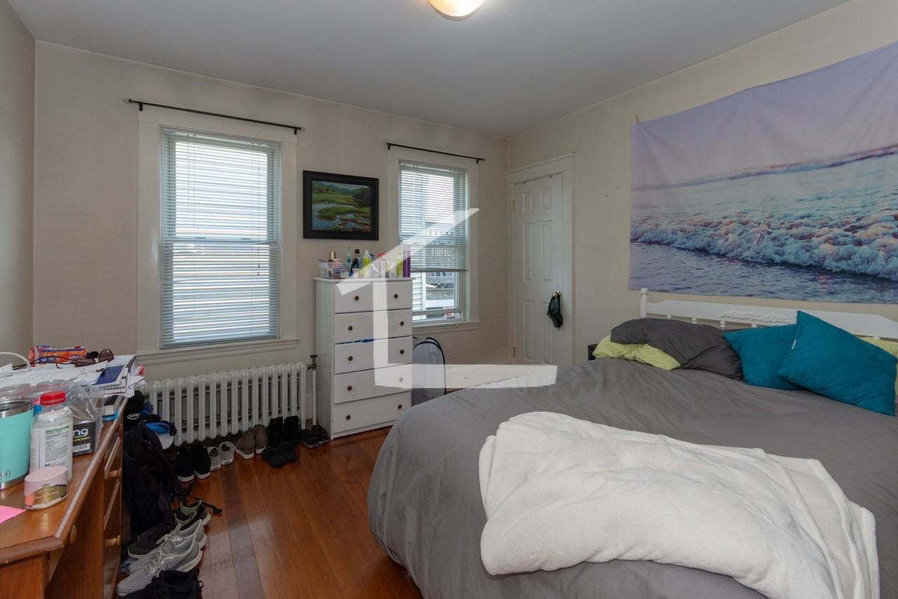 442 Washington St - Photo 2 of 8
