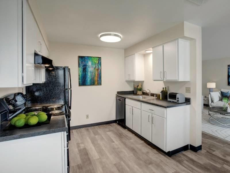 1114 W 10th Ave - Photo 3 of 29