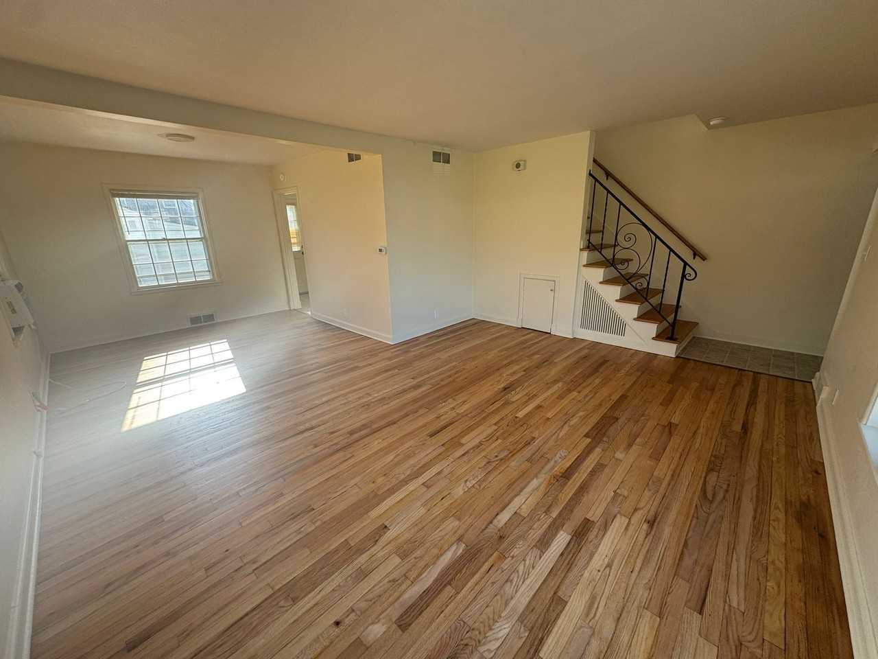 1312 Roosevelt Ave - Photo 3 of 21