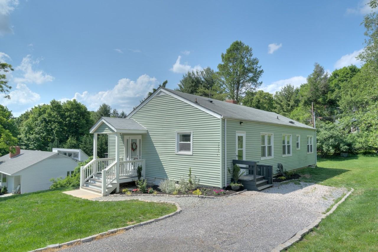 1417 Palmer Dr - Photo 2 of 24