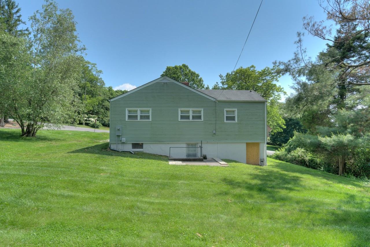 1417 Palmer Dr - Photo 3 of 24