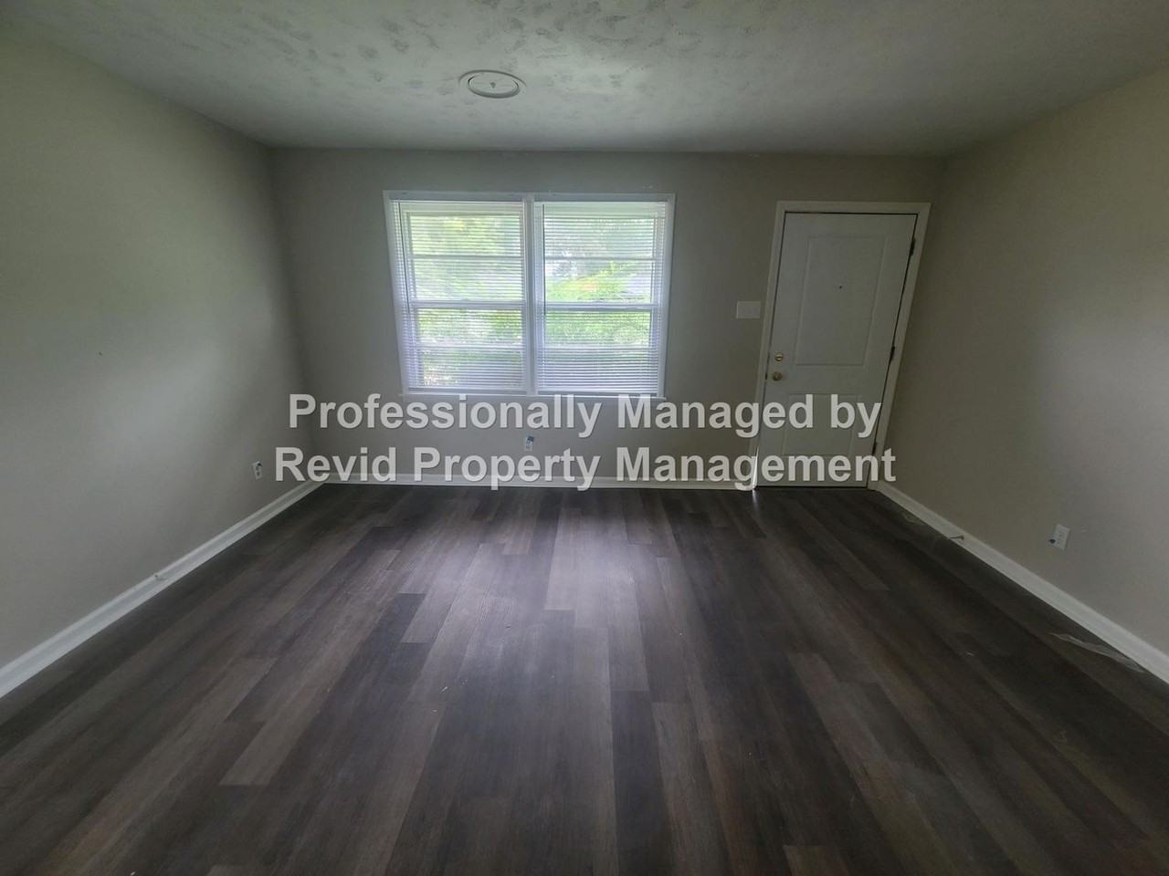 196 Ivan Rd - Photo 2 of 21