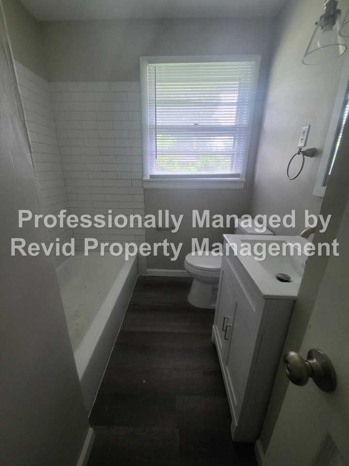 196 Ivan Rd - Photo 6 of 22