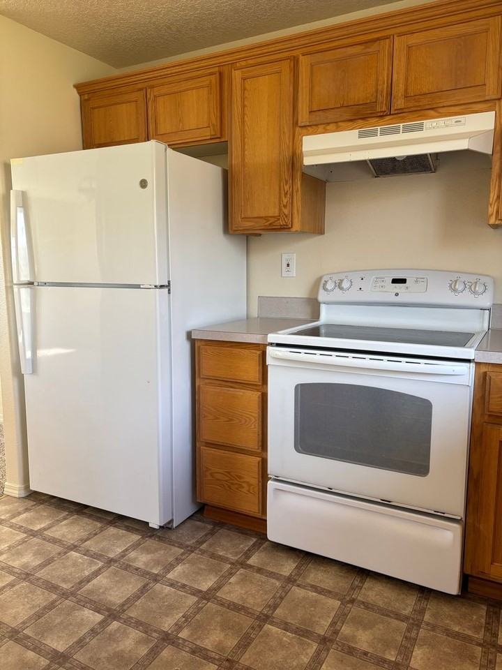 912 Sw Tomahawk Pl - Photo 2 of 25