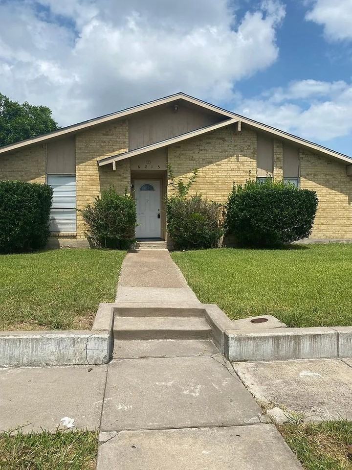 6215 Cedar Ln - Photo 2 of 16