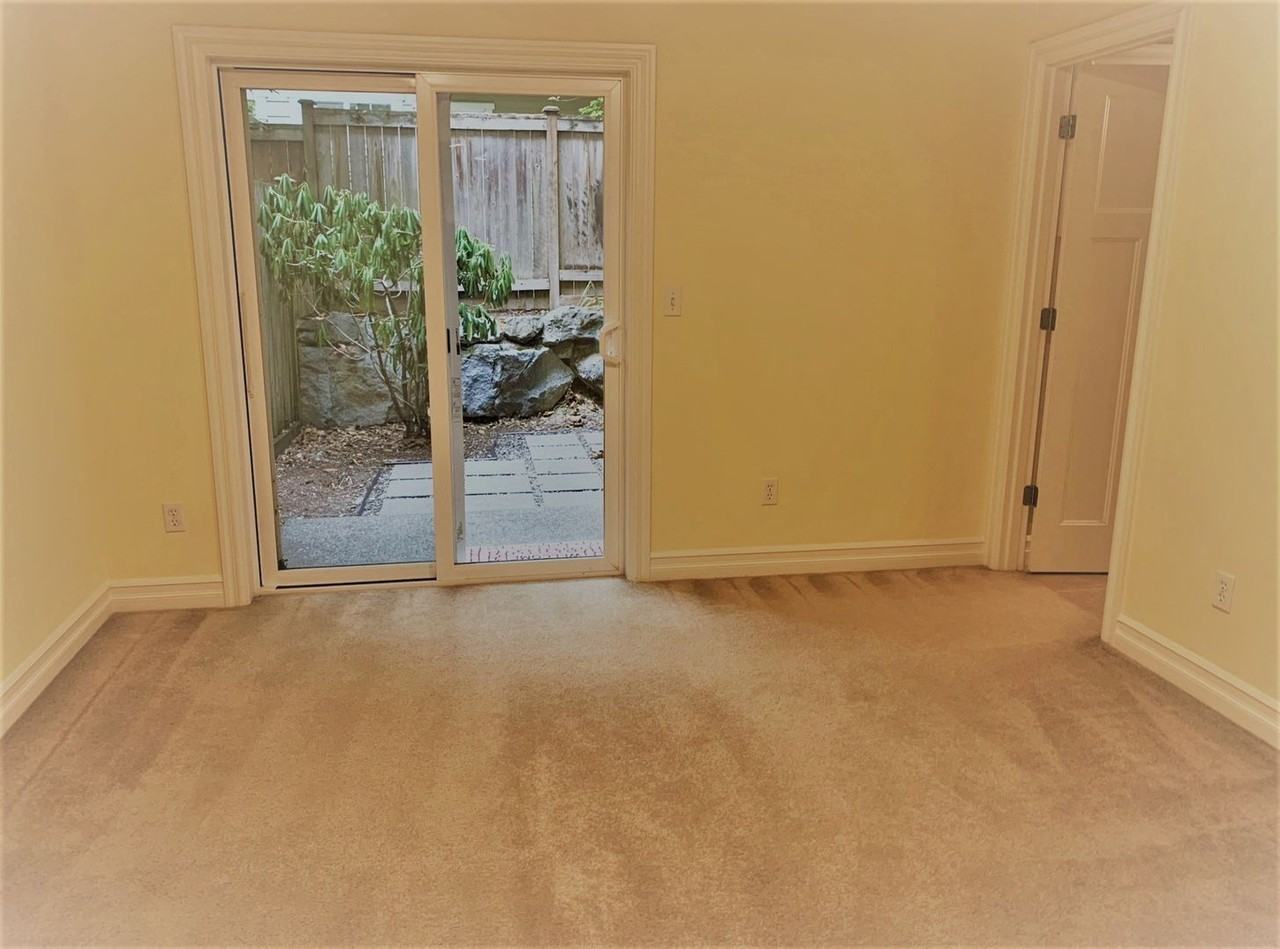 9215 Interlake Ave N #B - Photo 3 of 23