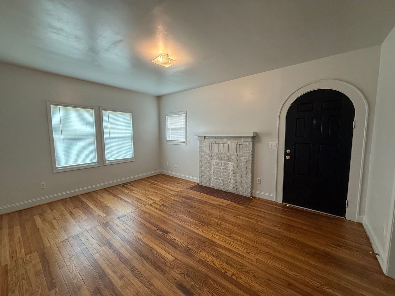1016 Grace Ave - Photo 3 of 19
