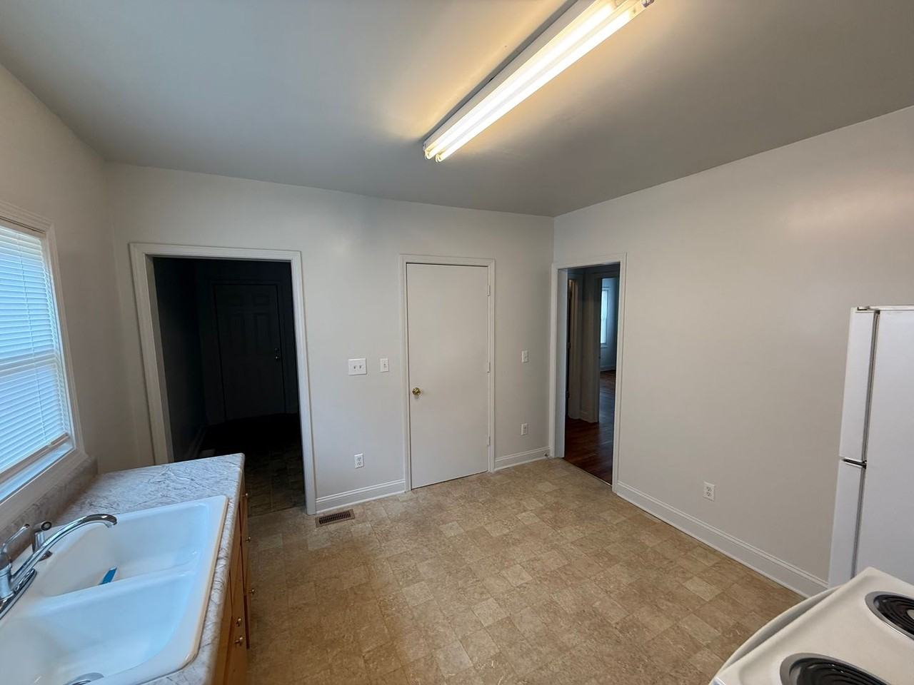 1016 Grace Ave - Photo 6 of 19