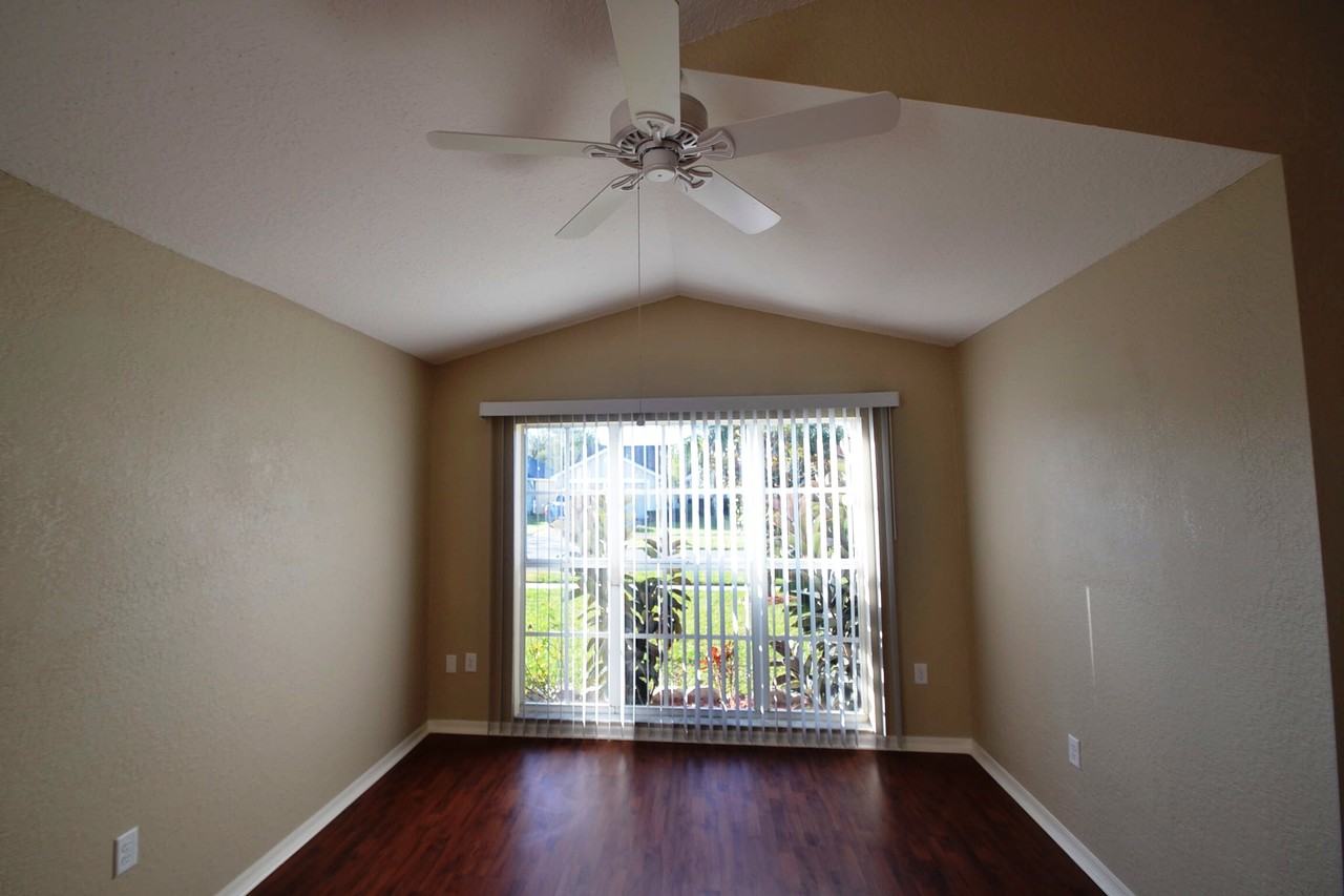 2002 Sarah Louise Dr - Photo 2 of 11