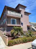 featured image of 1042 W 9th St