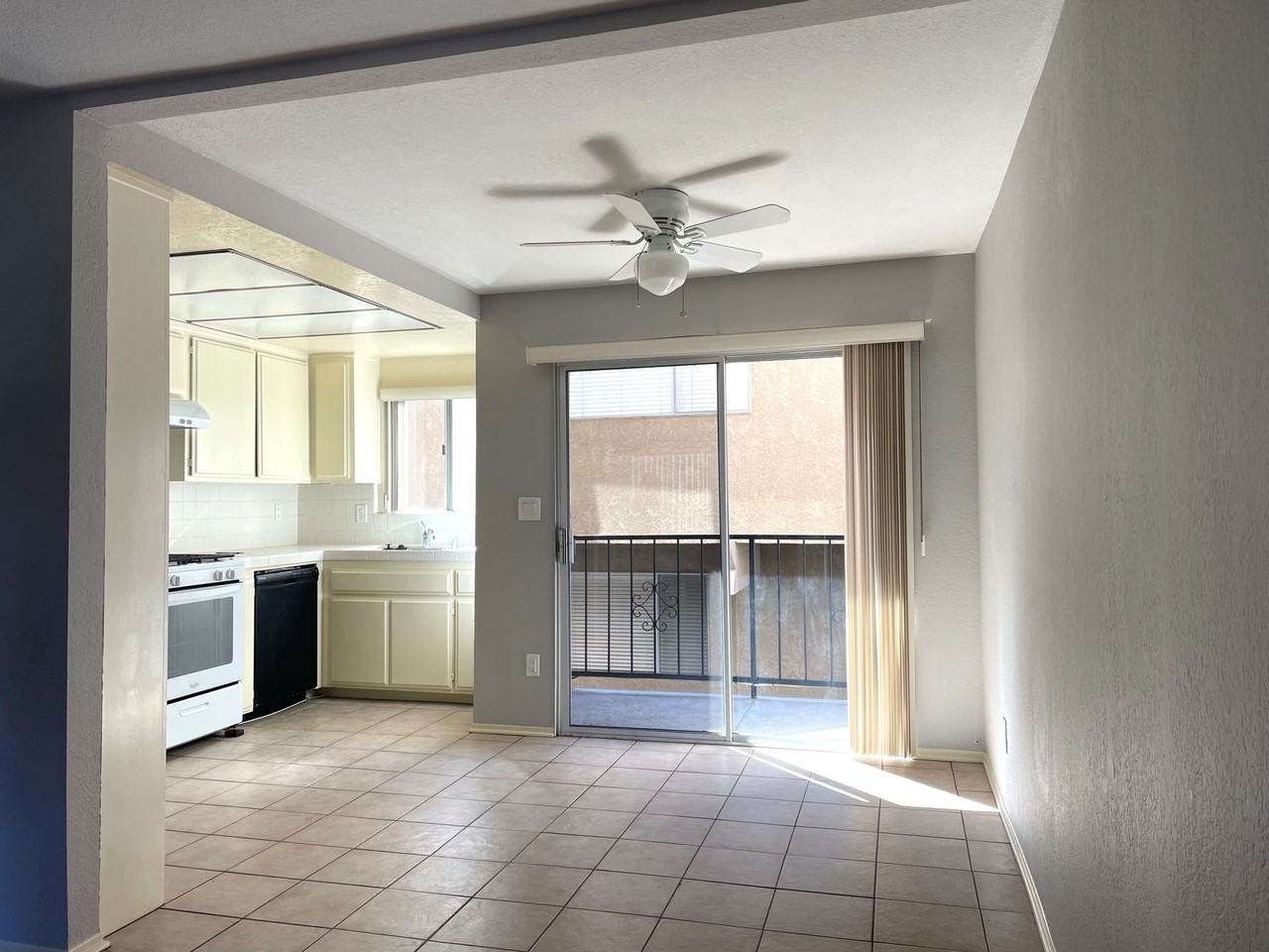 Open and Spacious 2 Bedroom, 1 Bathroom Apartment in San Pedro - Photo 7 of 17