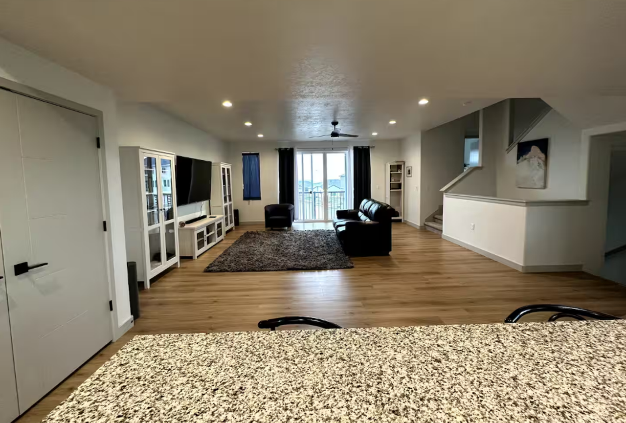 1875 E 880 N - Photo 6 of 11