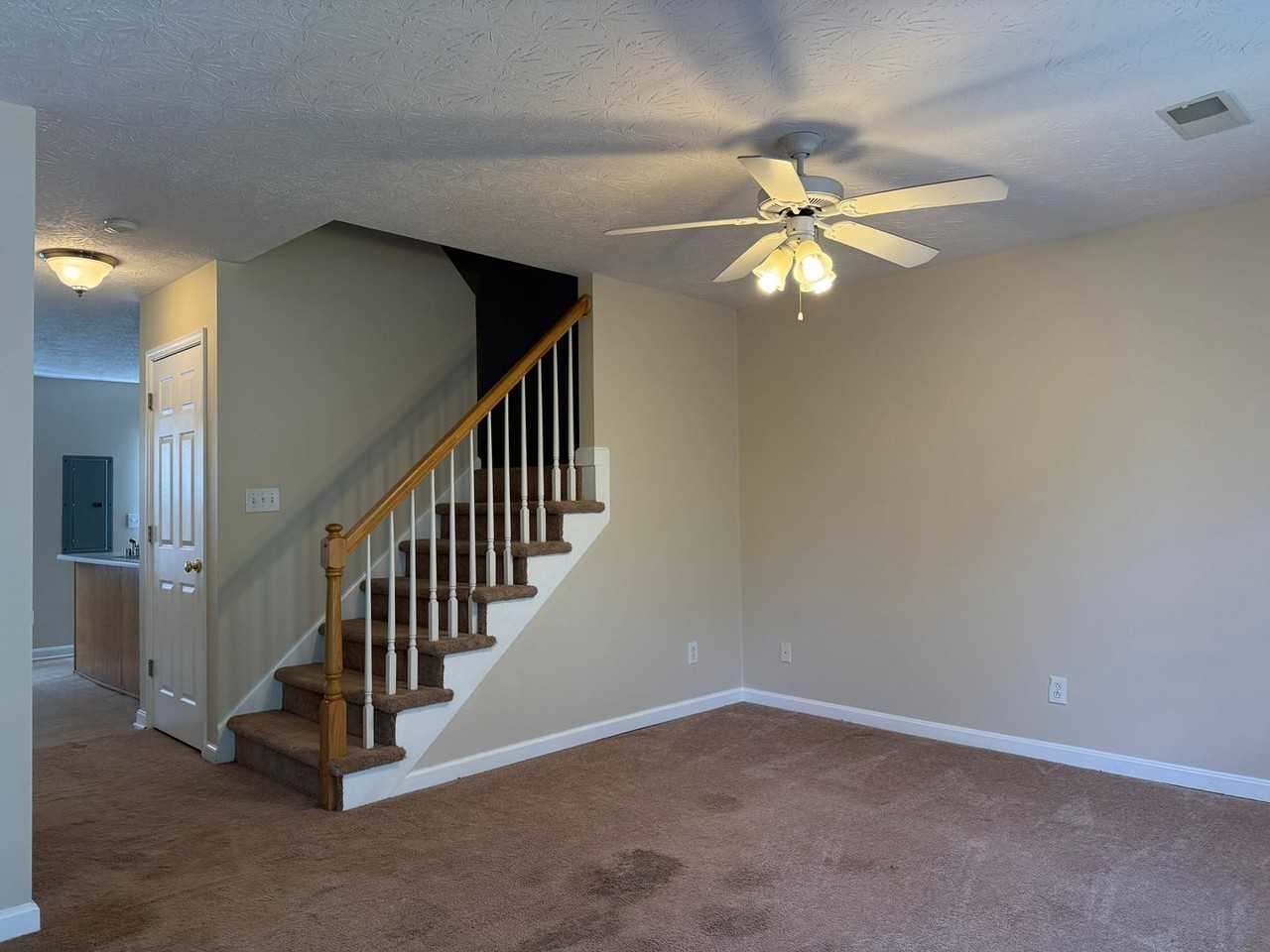 209 E Higgins St - Photo 3 of 16