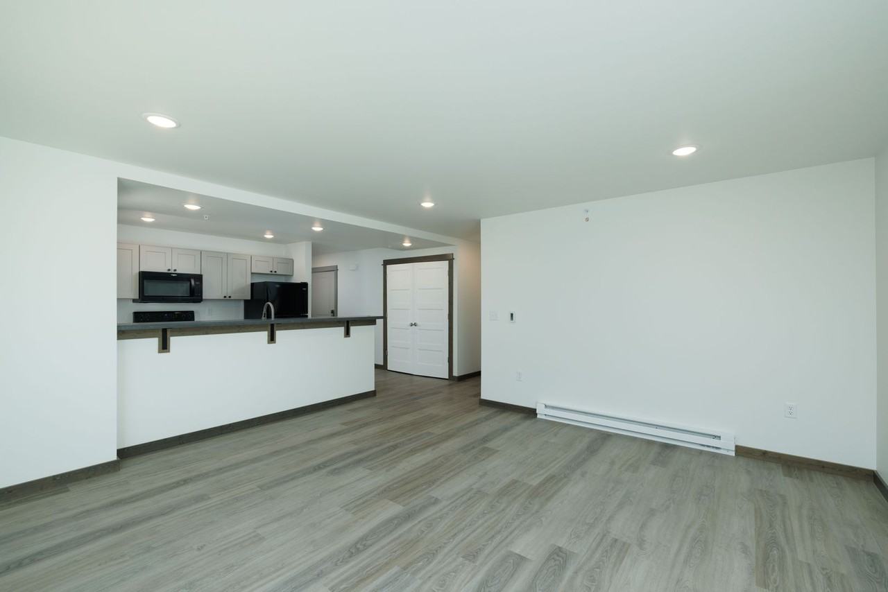 1902 Cruiser Lane - Photo 5 of 48