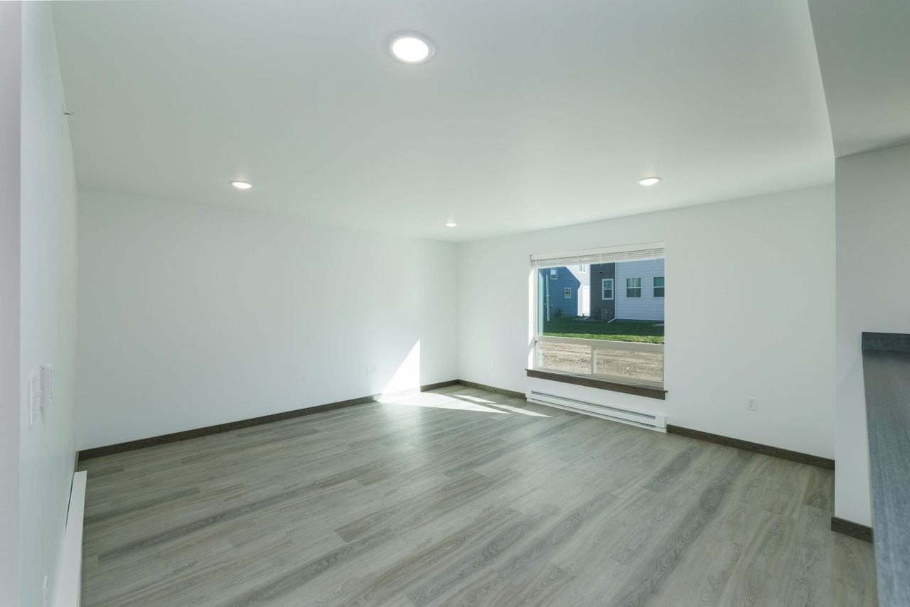 1902 Cruiser Lane - Photo 5 of 22