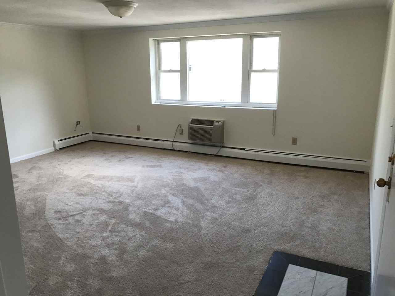 21 Westford St - Photo 4 of 10