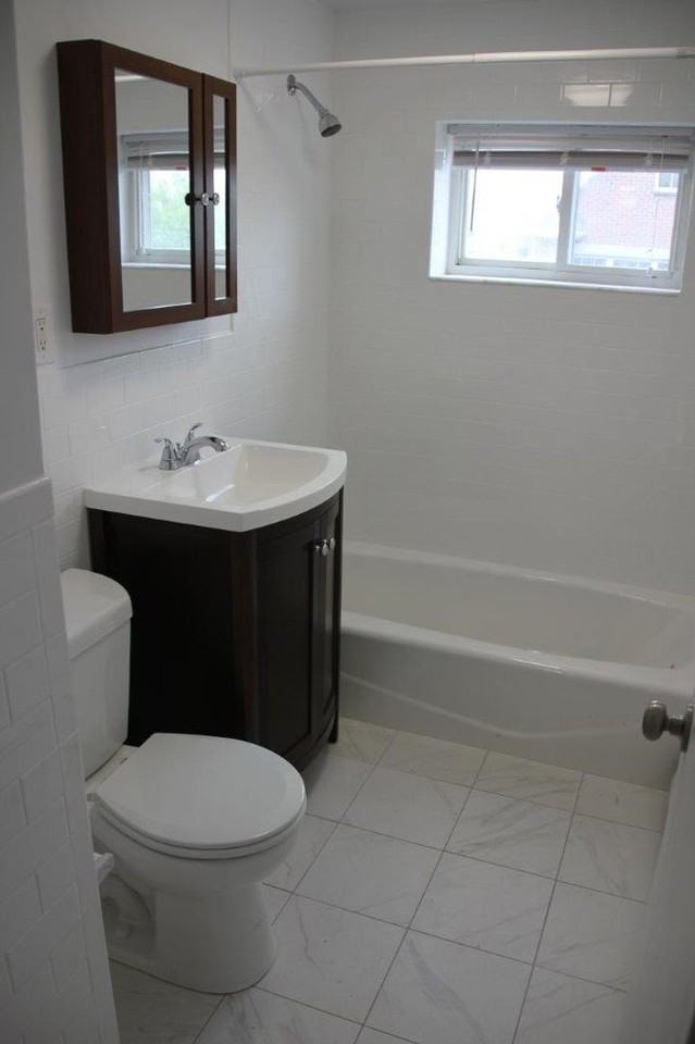 21 Westford St - Photo 6 of 10