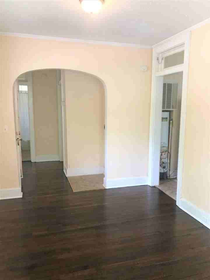 200 S Harden St - Photo 5 of 13