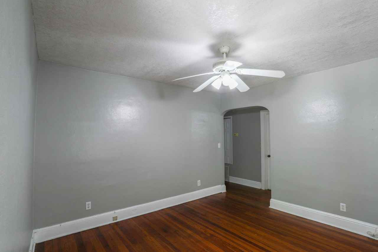 1815 E Kaley Ave - Photo 3 of 12