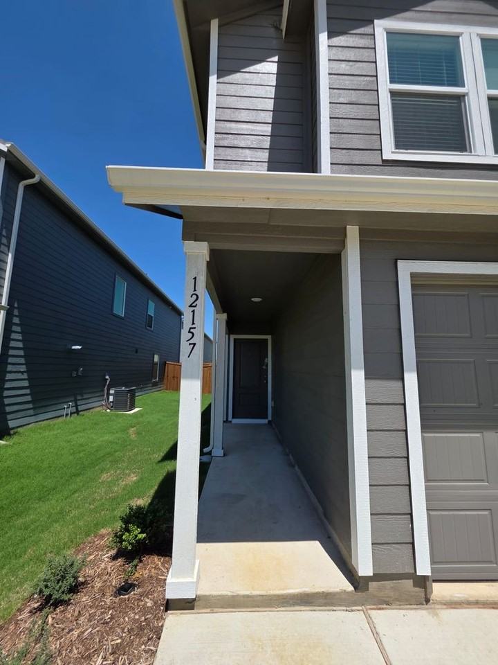 12157 Morgan Dr - Photo 2 of 20