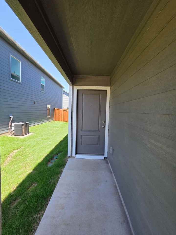 12157 Morgan Dr - Photo 3 of 20