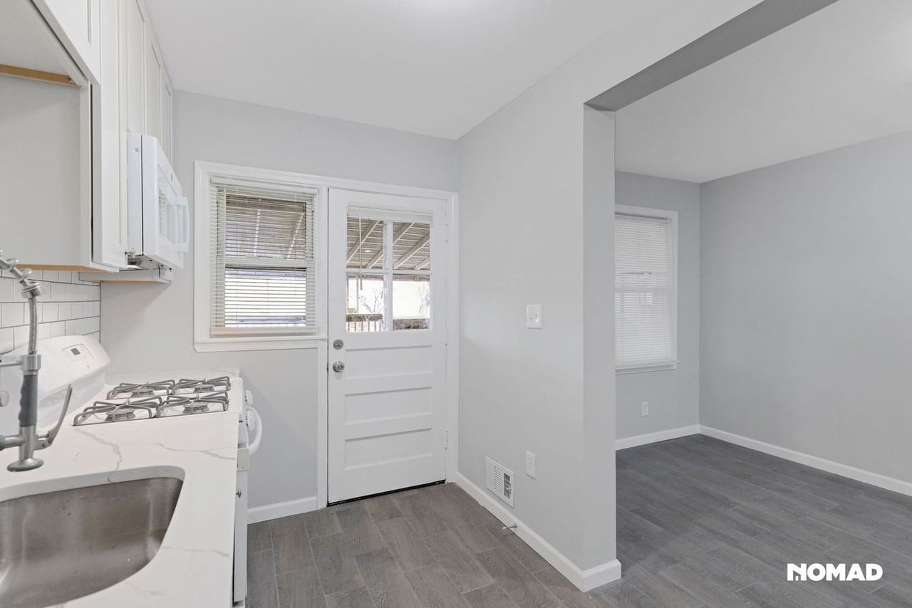 2207 Firethorn Rd - Photo 3 of 37